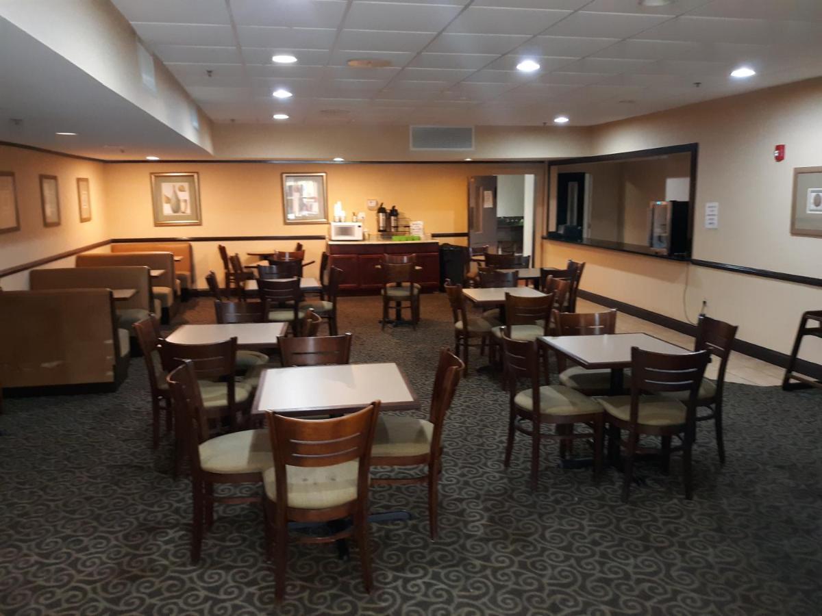 Oyo Hotel Phenix City Central Exterior foto
